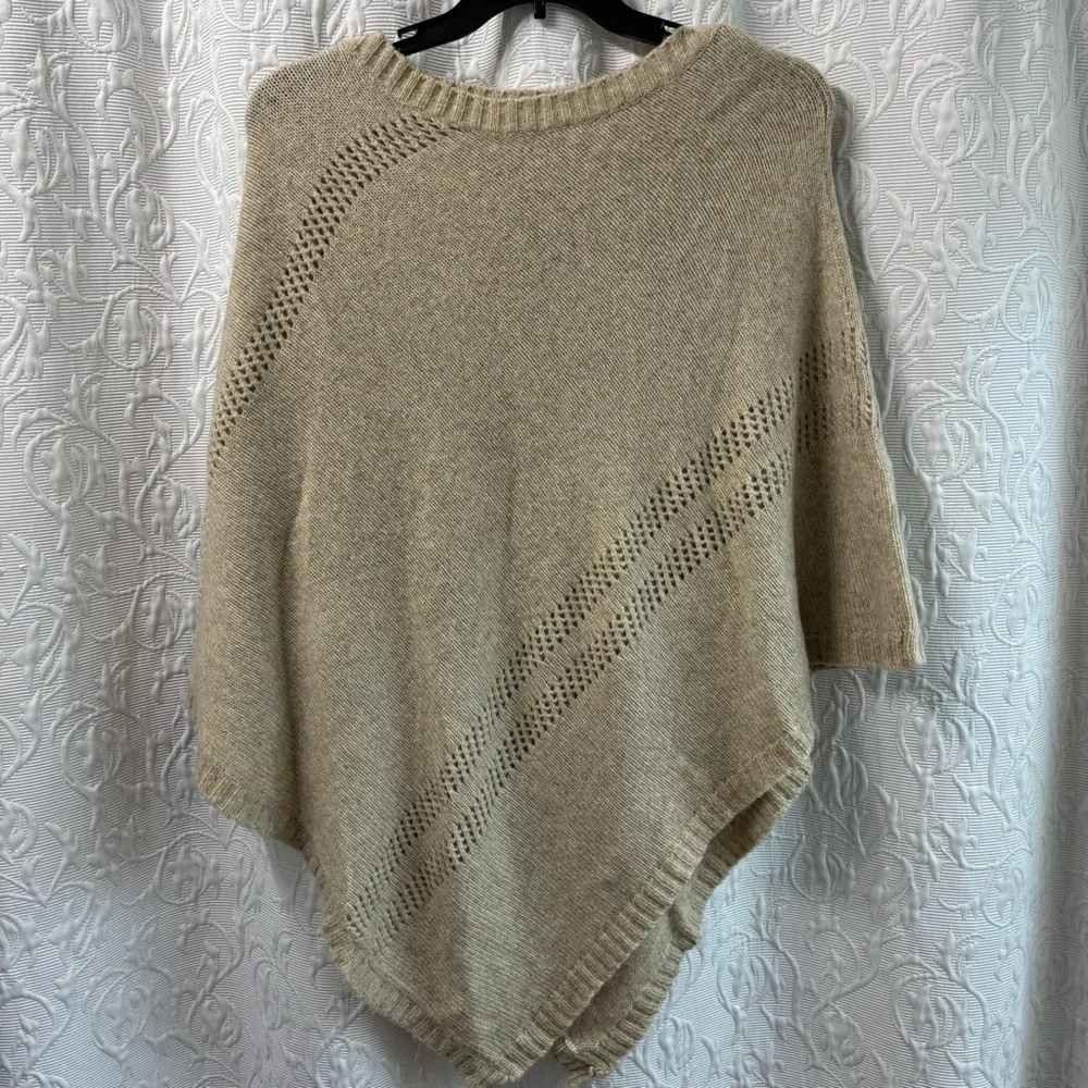 G.H. Bass sweater poncho tan wool blend size large - Picture 1 of 3